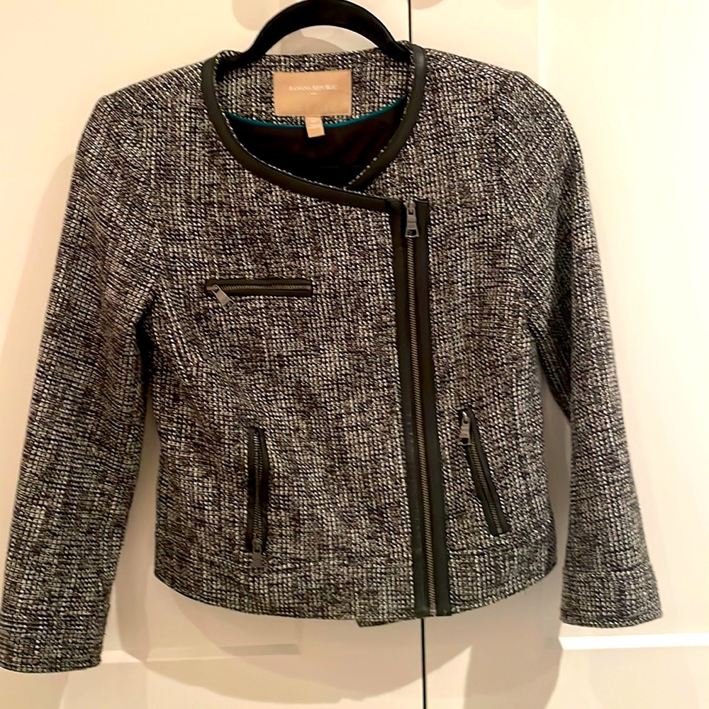LIKE NEW, Banana Republic - black and white tweed style blazer with zipper
